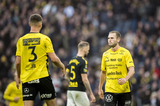 Mjällbys Adam Petersson deppar