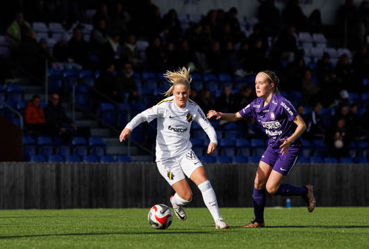 AIKs Emelie Jansson och Jitexs Thea Höglund