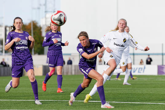 Jitexs Klara Svensson Senelius och AIKs Nova Selin