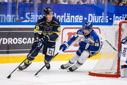 HV 71s Tommi Tikka och Leksands IFs Patrik Noren