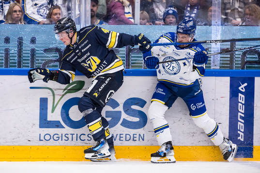 HV71s Oskar Stål-Lyrenäs och Leksands Eddie Larsson
