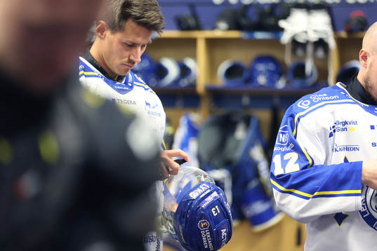 Leksands Jon Knuts innan ishockeymatchen i SHL mellan