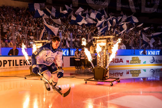 Leksands Jon Knuts innan ishockeymatchen i SHL mellan