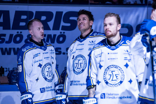 Leksands Jon Knuts innan ishockeymatchen i SHL mellan