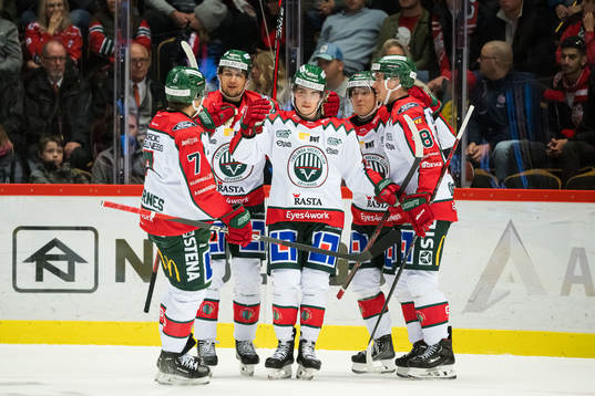 Frölundas Jere Innala jublar