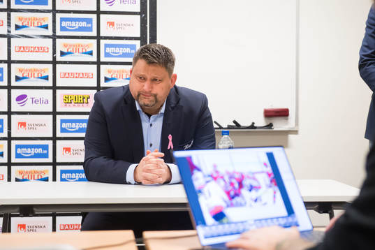 MoDos tränare Mattias Karlin