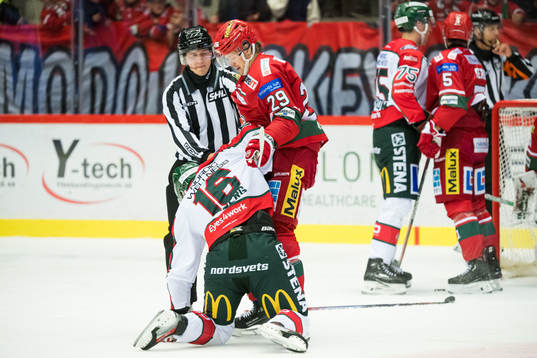 MoDos Mikkel Aagaard och Frölundas Otto Stenberg