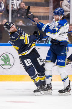 HV71s Joonas Nättinen och Leksands Peter Cehlarik