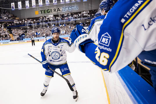 Leksands Jon Knuts innan ishockeymatchen i SHL mellan
