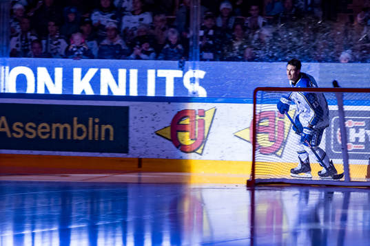 Leksands Jon Knuts innan ishockeymatchen i SHL mellan