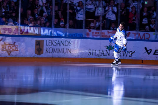 Leksands Jon Knuts innan ishockeymatchen i SHL mellan