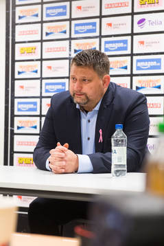 MoDos tränare Mattias Karlin