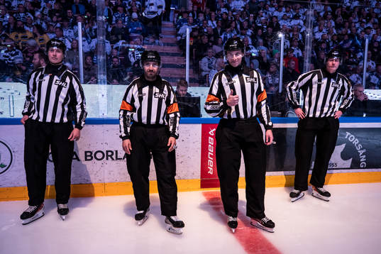 Domare Christoffer Holm och Domare Mattias Enroth