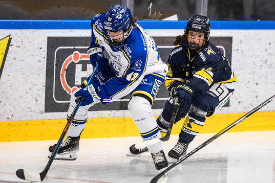 Leksands Aino Karppinen och HV71s Eimear Leacy
