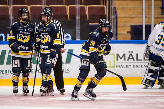 HV71s Elin Svensson jublar