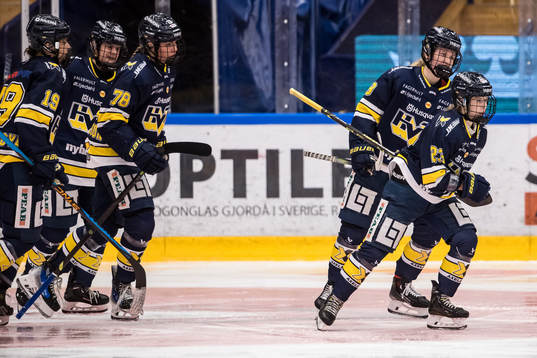 HV71s Sanni Hakala jubel