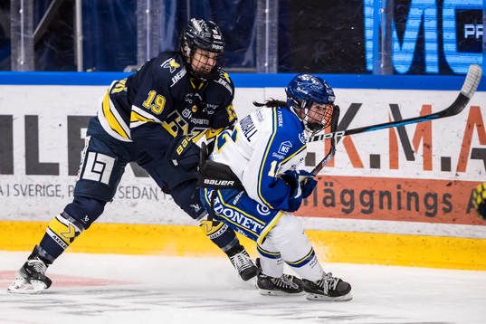HV71s Klara Seroiszkova  och Leksands Autumn Macdougall