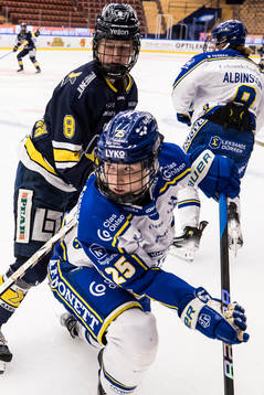 Leksands Nathalie Carlsson Mattila och HV71s Hilda Svensson