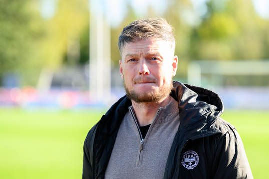 Värnamos tränare Kim Hellberg innan fotbollsmatchen i