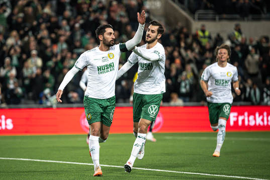 Hammarbys Nahir Besara och Adi Nalic jublar