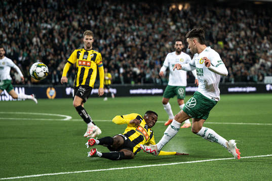 Häckens Abdulrazaq Ishaq och Hammarbys Marc Llinares