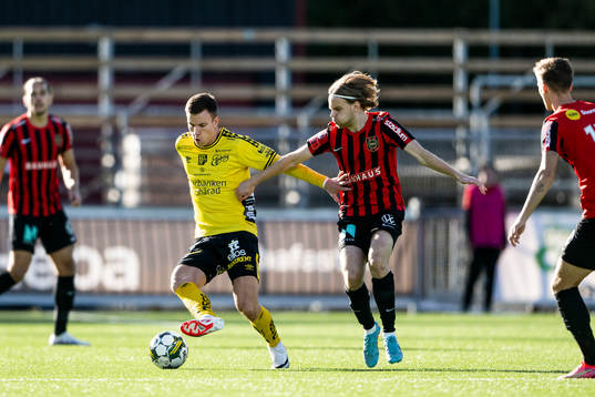 Elfsborgs Andri Fannar Baldursson och Brommapojkarnas Oscar