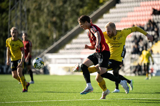 Elfsborgs Sveinn Guðjohnsen och Brommapojkarnas Alex