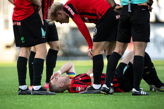 Brommapojkarnas Amadeus Sögaard har ont