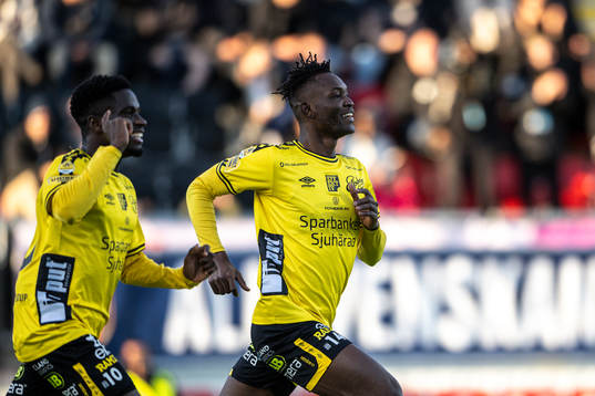 Elfsborgs Jalal Abdullai och Michael Baidoo jublar