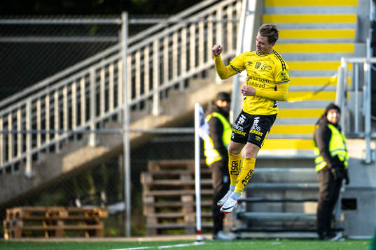 Elfsborgs Simon Hedlund jublar