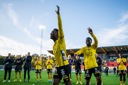 Elfsborgs Jalal Abdullai och Michael Baidoo jublar