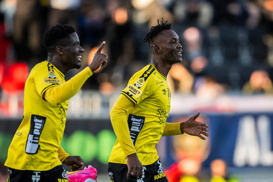 Elfsborgs Jalal Abdullai och Michael Baidoo jublar