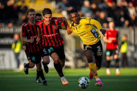 Elfsborgs Jalal Abdullai och Brommapojkarnas Kevin Ackermann