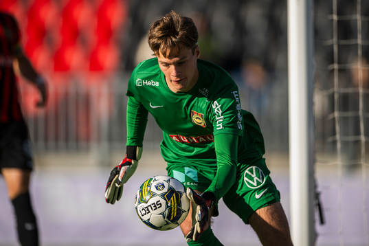 Brommapojkarnas målvakt Filip Sidklev
