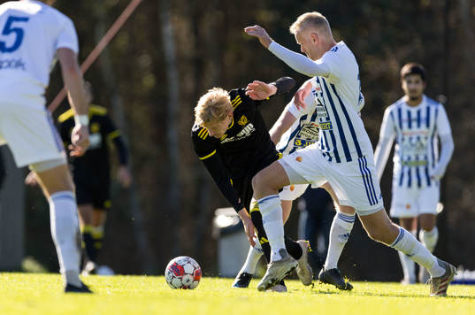 Växjö Norras Bastian Gustafsson och IFK Karlshamns