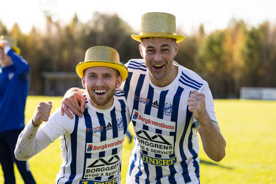 Bläddra bland fler bilder av Fotboll, Div 3 Sydöstra Götaland, Växjö Norra - IFK Karlshamn