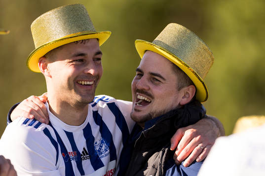 IFK Karlshamns Karl Lindqvist och tränare Filip Heimfors