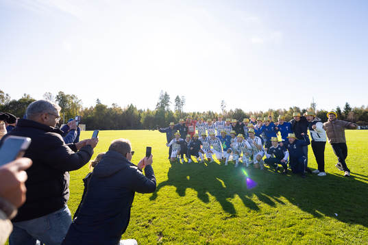 IFK Karlshamns spelare jublar