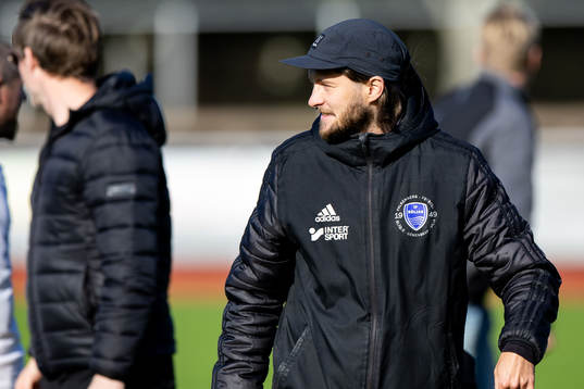 Böljan Falkenbergs tränare Joel Nilsson