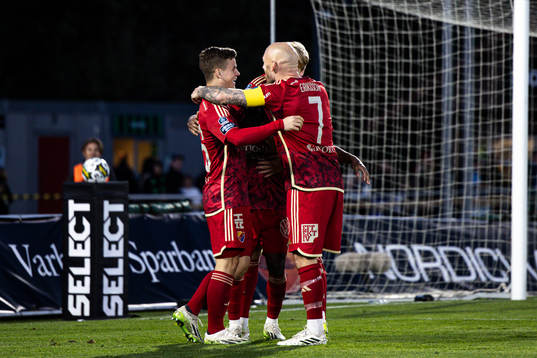 Djurgårdens Felix Vá jublar med lagkamrater