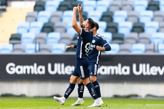 Utsiktens Paulo Marcelo Souza Alves jublar