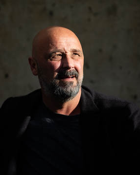 Utsiktens manager Bosko Orovic innan fotbollsmatchen i
