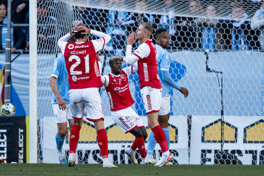 Kalmars Deniz Hummet och David Kristjan Olafsson deppar