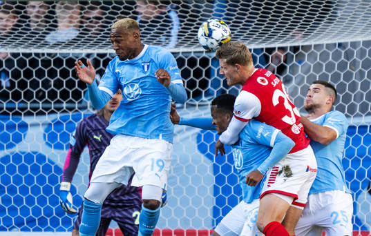 Malmö FFs Derek Cornelius och Kalmars Lars Saetra