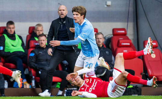 Malmö FFs Oliver Berg och Kalmars David Kristjan Olafsson