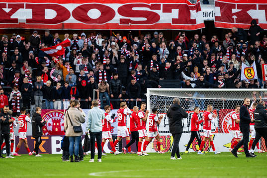Kalmars spelare jublar