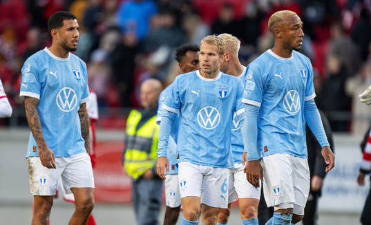 Malmö FFs Oscar Lewicki deppar