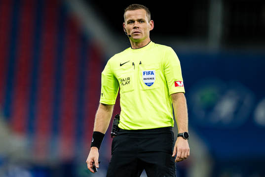 Sigurd Smehus Kringstad, referee