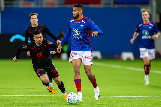 Niklas Castro of Brann and Aaron Kiil Olsen of Vålerenga