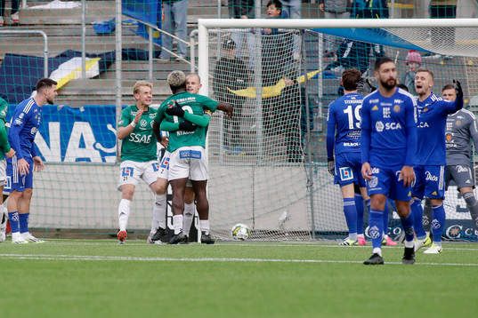 Brages Alexander Zetterström jublar
